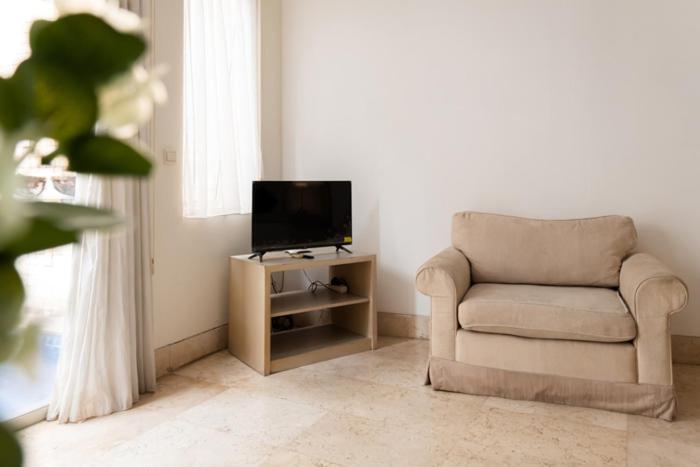 Guest house Twospaces Living At The Unit *